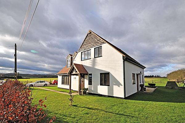AYH015_600X400_01.jpg